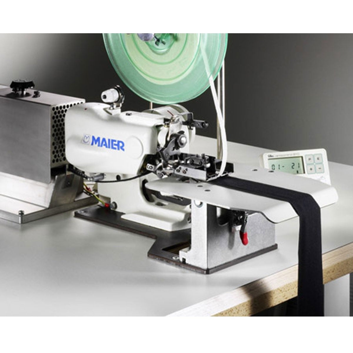 MAIER 221-19/2-B/1-K blindsteekmachine voor riemlussen
