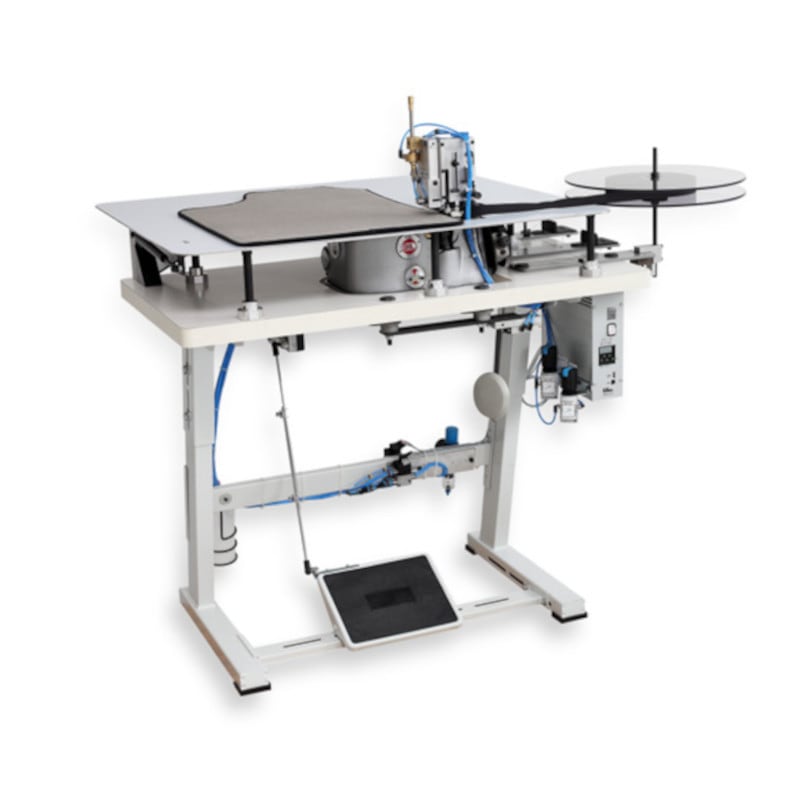 TITAN 2530AHC omboordmachine